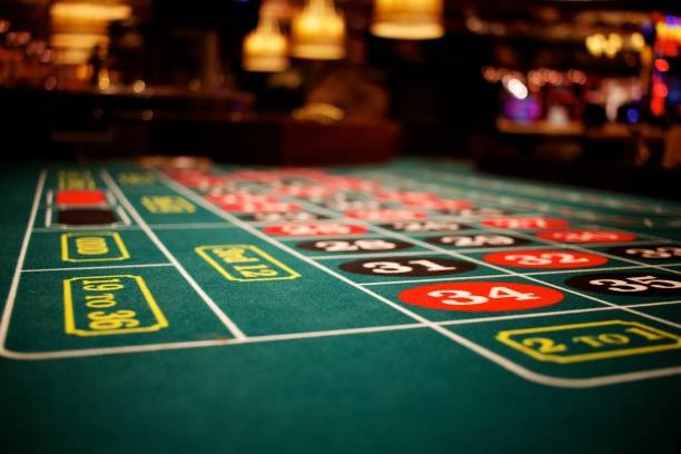 Live Bandar Ceme table with dealer on koi